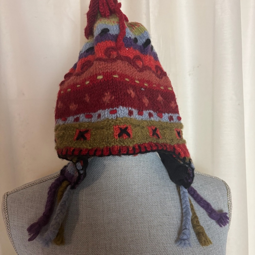 Newari Icelandic design wool hat